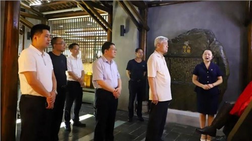 原國(guó)務(wù)院參事、國(guó)家制造強(qiáng)國(guó)建設(shè)戰(zhàn)略咨詢委員會(huì)委員張綱一行來集團(tuán)白沙溪茶廠考察調(diào)研