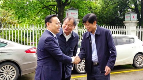 湖南師范大學(xué)校長(zhǎng)劉仲華院士、副校長(zhǎng)唐賢清一行蒞臨集團(tuán)益陽(yáng)茶廠調(diào)研指導(dǎo)